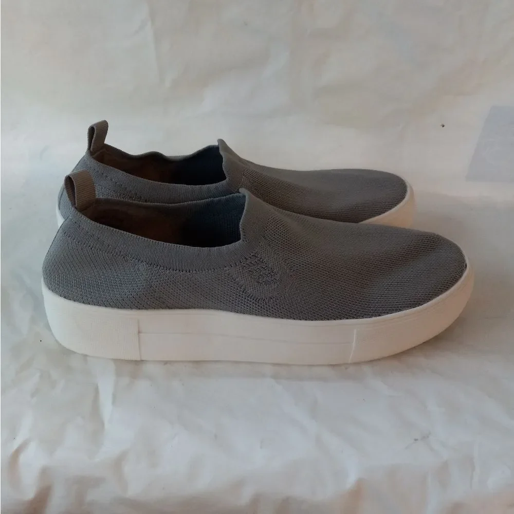 Cushionaire Memory Foam Gray Slip-On Sneakers Size 8.5